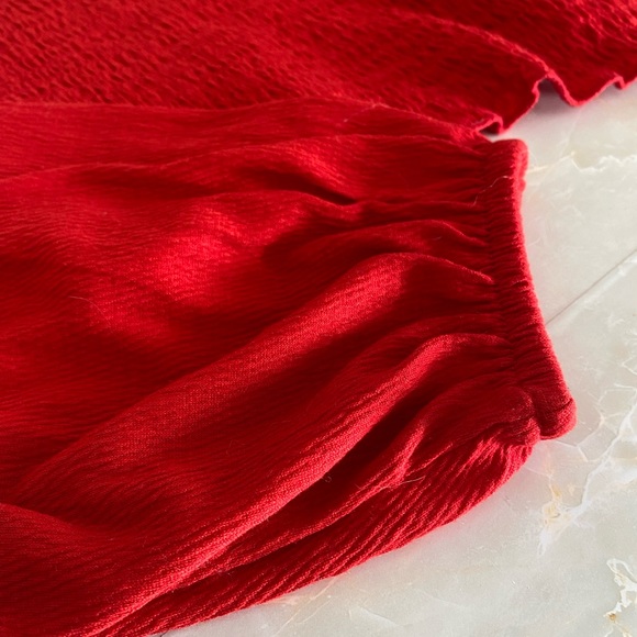 H&M Super cute Red tops 💕size XL
Long sleeve - Picture 6 of 8